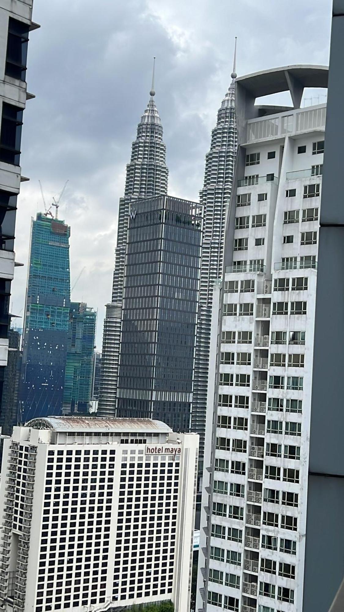 Mercu Summer Suites Klcc By Tasrifa Kuala Lumpur Buitenkant foto